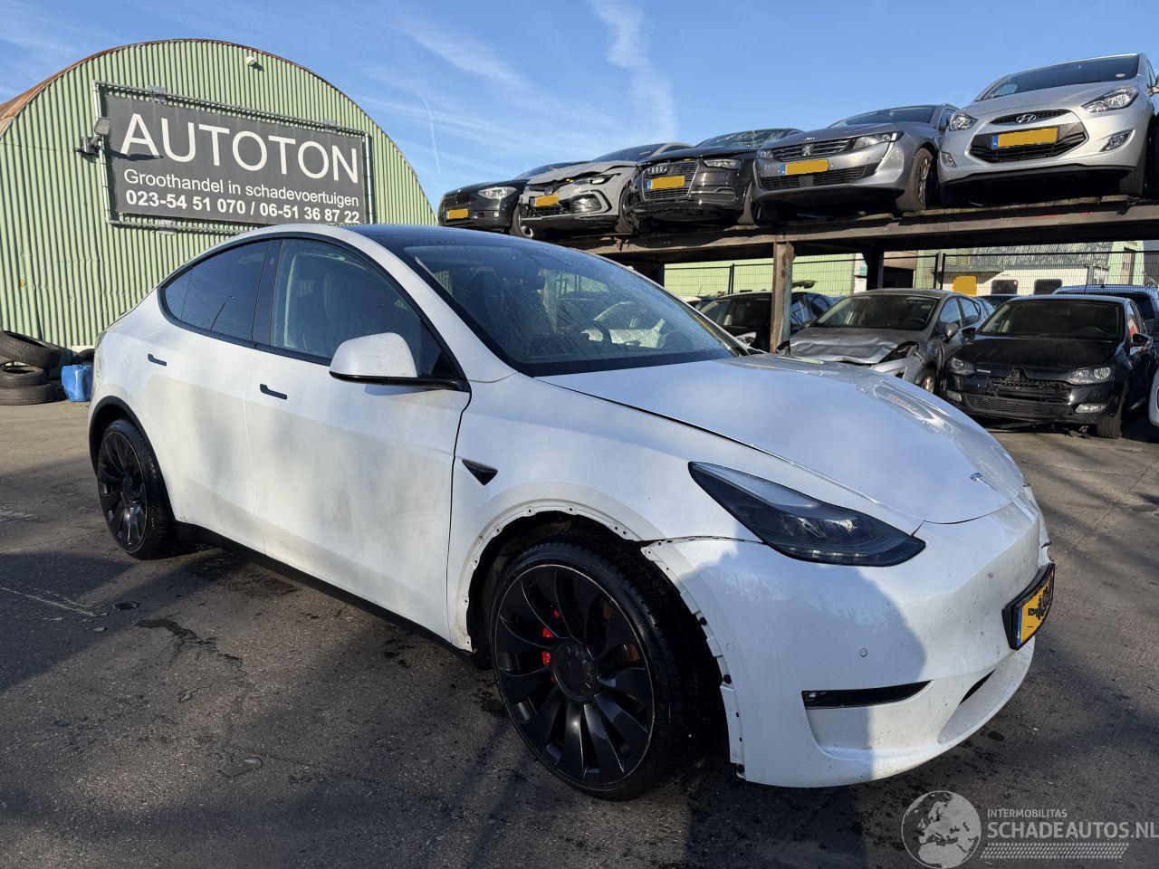 Tesla Model Y 75 kWh Performance 462PK AWD Pano Clima Navi