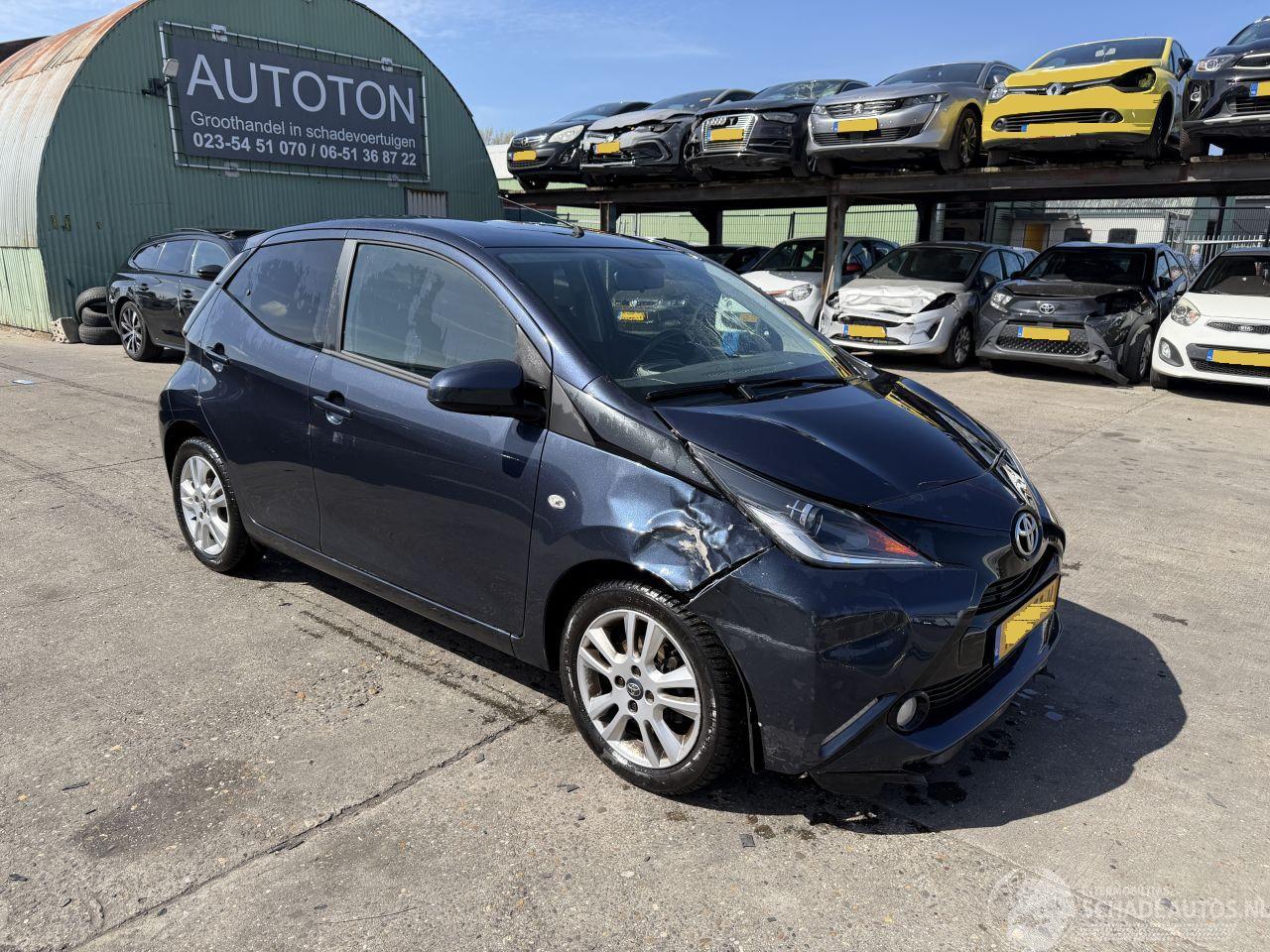 Toyota Aygo 1.0 VVT-I 51KW X-JOY Clima Navi Led Camera