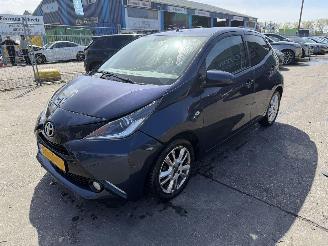 Toyota Aygo 1.0 VVT-I 51KW X-JOY Clima Navi Led Camera picture 2