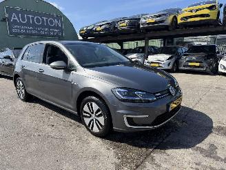 krockskadad bil auto Volkswagen e-Golf 36 kWh 100KW Autom. Clima Navi Led NAP 2018/6