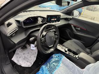 Peugeot e-2008 GT 50 kWh EV 100KW Autom. Clima Navi Led Camera NAP picture 8