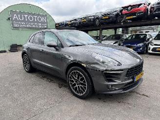 damaged passenger cars Porsche Macan 3.0 D S 190KW Autom. Pano Clima Navi Camera Led Xenon 2016/2
