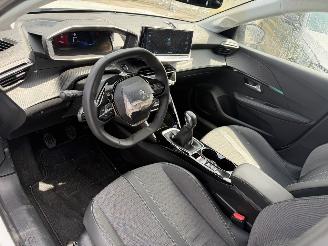 Peugeot 208 1.2 55KW Allure Clima Navi 360 Camera NAP picture 8