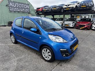 Schadeauto Peugeot 107 1.0 50KW Airco Led Active NAP 2012/11