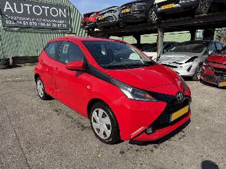 Toyota Aygo 1.0 VVT-I X-Play Airco Navi Led Camera 5-Drs picture 1
