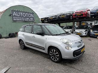 Damaged car Fiat 500L 0.9 Twinair Living 7-Pers. Clima Navi Camera Lounge NAP 2014/5