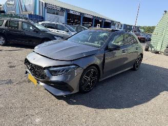 Schadeauto Mercedes A-klasse 180 Autom. 100KW Pano Sfeer Clima Navi AMG Line NAP 2023/10