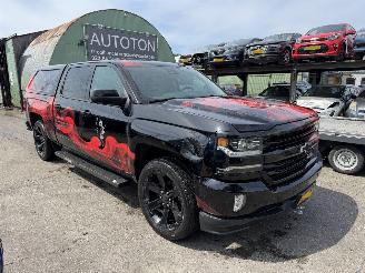 damaged passenger cars Chevrolet Silverado 5.3 V8 265KW Autom. Schuifdak Clima Navi Led Xenon Huif GRIJS KENT LPG 2016/11