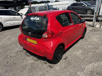 Toyota Aygo 1.0-12V 50KW 5-Deurs NAP picture 2