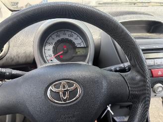 Toyota Aygo 1.0-12V 50KW 5-Deurs NAP picture 8