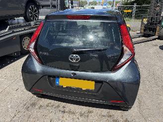 Toyota Aygo 1.0 VVT-I 53KW X-fun Airco Led 5-Drs NAP picture 3