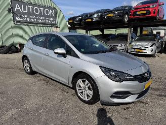 Vaurioauto  passenger cars Opel Astra 1.2 81KW Clima Navi 5-Drs Edition NAP 2021/5