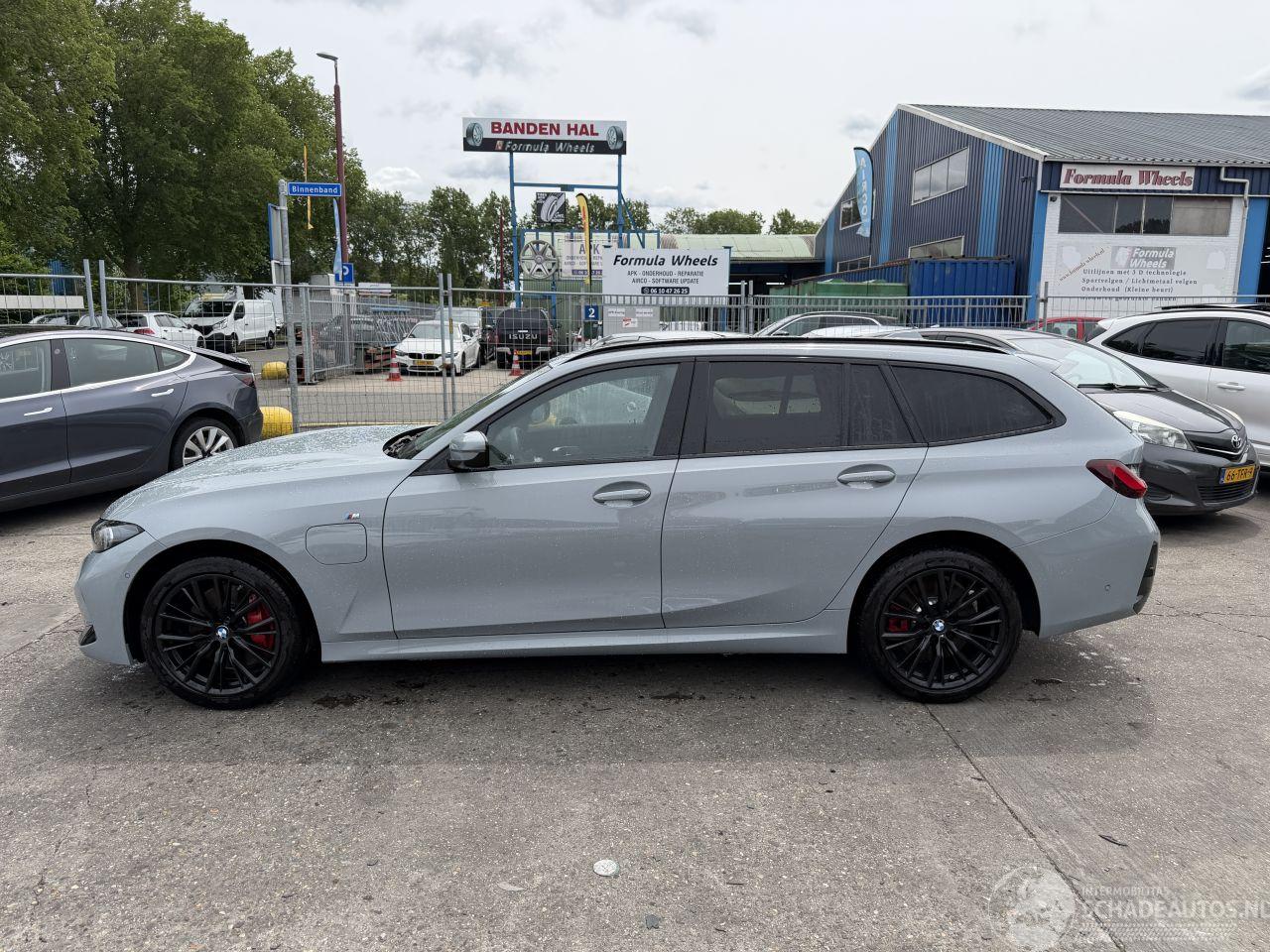 BMW 3-serie 330e 135KW Pano Clima Navi M-Pakket NAP