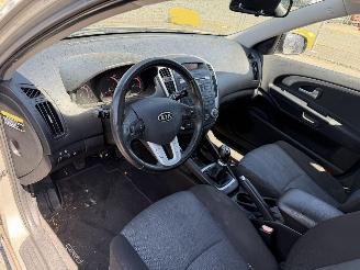Kia Cee d 1.4 CVVT 66KW Clima X-Executive NAP picture 5