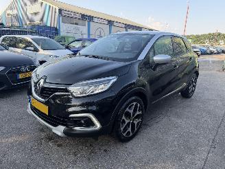 damaged passenger cars Renault Captur 0.9 TCE 66KW  Bose Clima Navi Led Camera 2019/4