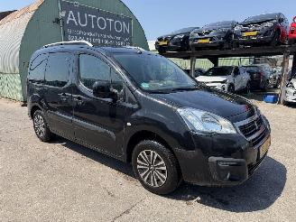 Coche accidentado Peugeot Partner Tepee 1.6 Bleuhdi Active 5-Pers Airco Navi Led 2016/10