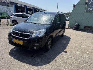 Peugeot Partner Tepee 1.6 Bleuhdi Active 5-Pers Airco Navi Led picture 6