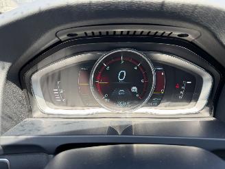 Volvo V-60 2.4 D6 AWD 158W PHEV Schuifdak Clima Navi Leer Camera Summum NAP picture 15