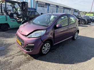 uszkodzony samochody osobowe Peugeot 107 1.0 Active Airco Led 5-Deurs NAP 2013/10