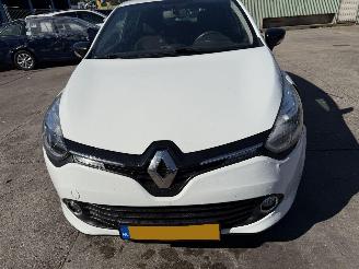 Renault Clio 0.9 TCE 66KW Clima Navi Led 5-Drs Night & Day picture 13
