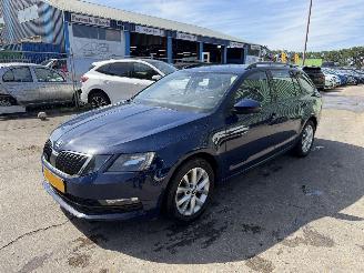 Voiture accidenté Skoda Octavia 1.6 TDI 85KW DSG Clima Navi Camera Greentech Ambition Business NAP 2018/1