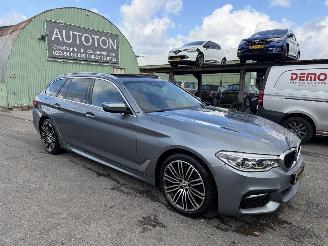 Unfallwagen BMW 5-serie 520D 140KW Autom. High Executive Pano Clima Navi Xenon Led 2017/3