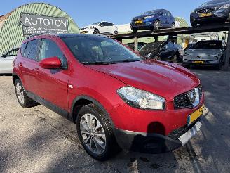 Schadeauto Nissan Qashqai 1.6 84KW Pano Clima Navi Camera Connect Edition 2010/5