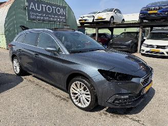 Vaurioauto  passenger cars Seat Leon 2.0 TDI FR 110KW Autom. Pano Clima Navi Sportstourer Launch Edition 2021/2