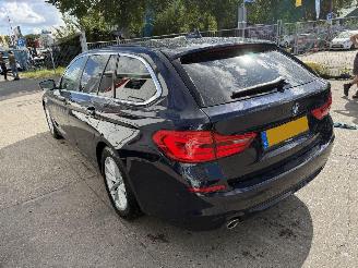 Damaged car BMW 5-serie 520D 140KW Autom. High Executive Clima Navi Xenon Camera 2019/1