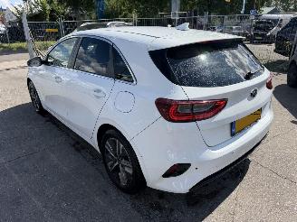 Unfallwagen Kia Ceed 1.0 T-GDI 88KW Clima Navi Led Xenon Camera DynamicPlusLine NAP 2019/6