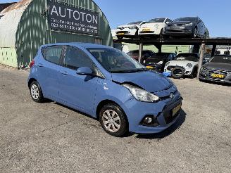 Voiture accidenté Hyundai I-10 1.0i 49KW Clima i-Motion Comfort NAP 2014/6