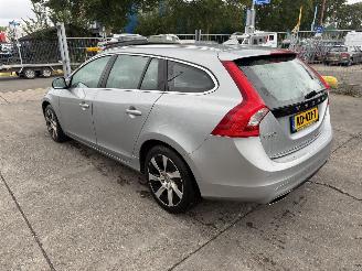 Volvo V-60 2.4 D6 AWD 158KW PHEV Autom. Schuifdak Clima Navi picture 3