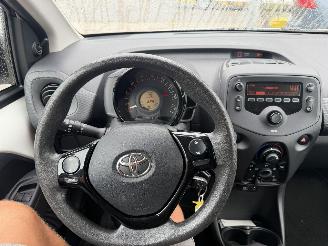 Toyota Aygo 1.0 VVT-I 53KW Airco Led X-Fun 5-Drs NAP picture 14