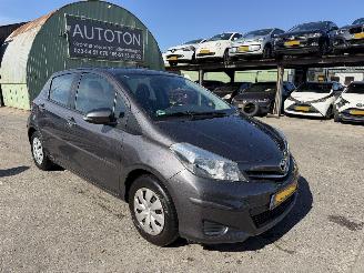 Unfallwagen Toyota Yaris 1.0 VVT-I 51KW Clima Navi Camera Aspiration 5-Drs NAP 2012/1