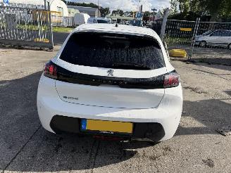 Peugeot e-208 EV 50 kWh 100KW Autom. Clima Navi Led Active Pack picture 3