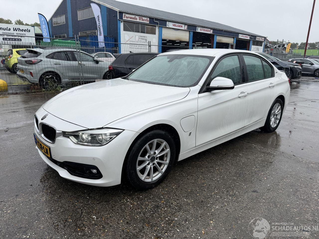 BMW 3-serie 330e 135KW Hybrid Clima Navi Leer Led
