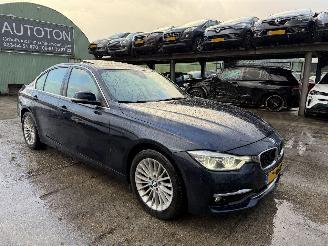 skadebil auto BMW 3-serie 330e 135KW Autom. High Executive Schuifdak Clima Navi HUD 2016/6