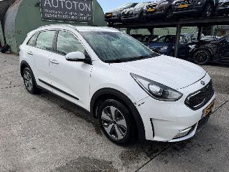 Vaurioauto  passenger cars Kia Niro 1.6 GDI Hybrid Clima Navi Camera Led DynamicLine NAP 2018/5