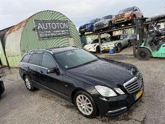 Coche accidentado Mercedes E-klasse 200 CDI 100KW Schuifdak Clima Navi Xenon 2011/10