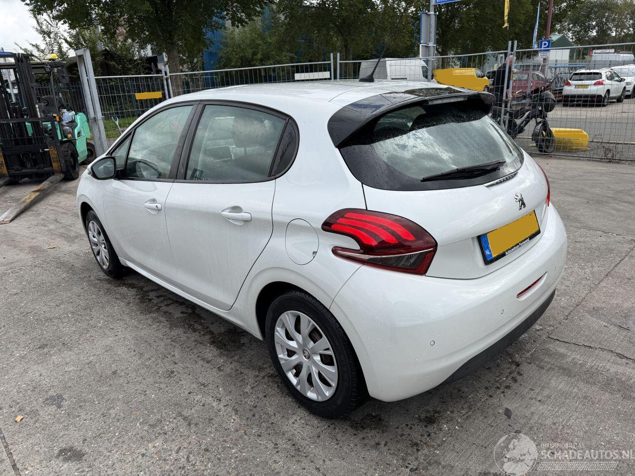 Peugeot 208 1.2 60KW Blue Lion Navi Airco Led 5-Drs