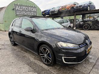 Damaged car Volkswagen Golf 1.4 GTE 110KW DSG Pano Clima Navi Led Leer NAP 2015/12
