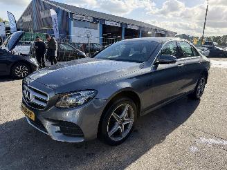 Damaged car Mercedes E-klasse 300 e 155KW Hybrid AMG Autom. Sfeerverlichting Clima Navi Led Xenon NAP 2020/2