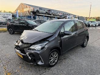 Voiture accidenté Toyota Yaris 1.5 Hybrid 55KW Autom. Executive Clima Navi Camera 2018/1