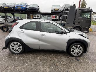Toyota Aygo X 1.0 VVT-I 53KW MT-Play Airco NAP picture 15