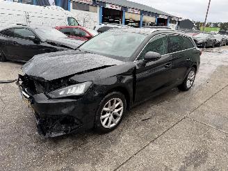 Schadeauto Seat Leon 1.5 TSI 96KW Navi Clima Style Launch  Edition Sportstourer NAP 2020/10