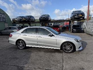 uszkodzony samochody osobowe Mercedes E-klasse 220 Bluetec 125KW Automaat AMG Edition Clima Navi Led Xenon NAP 2015/12