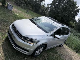 Vaurioauto  passenger cars Volkswagen Touran HIGHLINE 2022/7