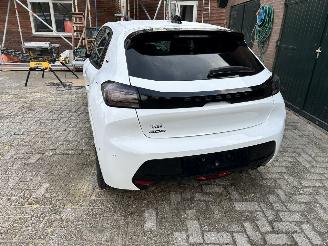 Peugeot 208 Allure picture 4