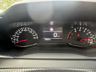 Peugeot 208 1.2 Allure picture 31