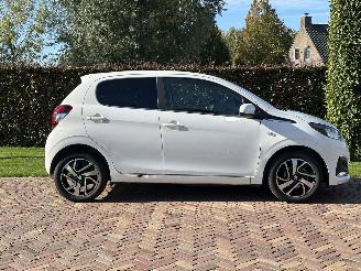 Peugeot 108 Allure picture 7